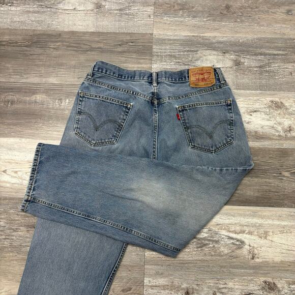 Levis 550 Faded Mid Wash Blue Mens 35x29 Relaxed Straight Leg Jeans Red Tab - Picture 1 of 12